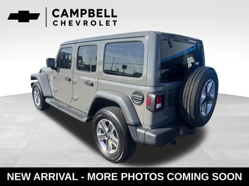 Used 2022 Jeep Wrangler Unlimited Sahara AWD/4WD image 3