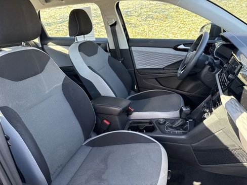 Used 2022 Volkswagen Taos S image 15