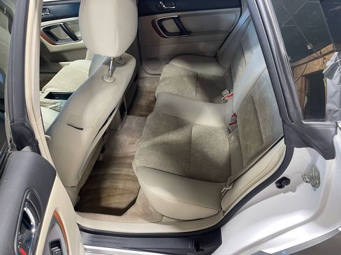 Used 2005 Subaru Outback 2.5i image 23