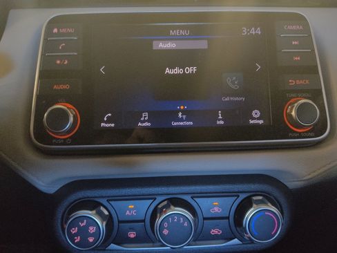 Used 2021 Nissan Versa SV image 25