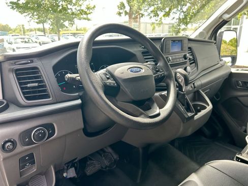 Used 2024 Ford Transit 250 148 High Roof RWD image 12