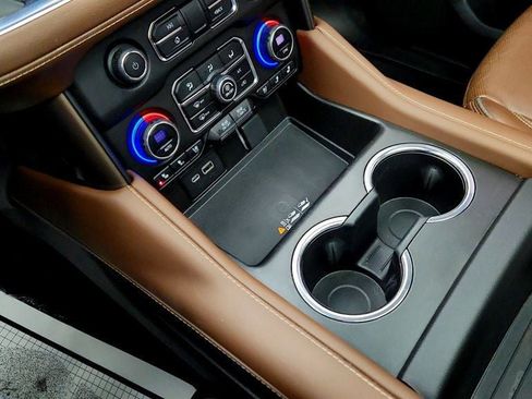 Used 2023 Chevrolet Tahoe High Country image 17