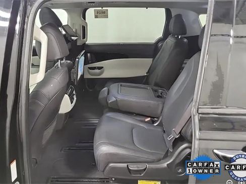 Used 2024 Kia Carnival SX Prestige image 9