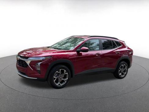 Used 2025 Chevrolet Trax LT image 7