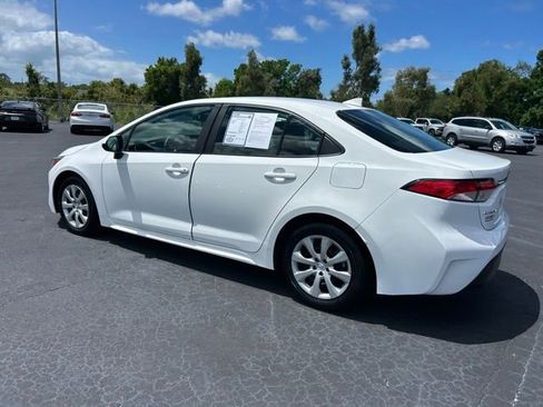 Used 2023 Toyota Corolla LE image 4