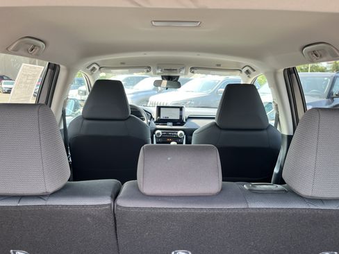Used 2025 Toyota RAV4 XLE AWD/4WD image 12