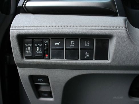 Used 2018 Honda Odyssey EX-L image 28