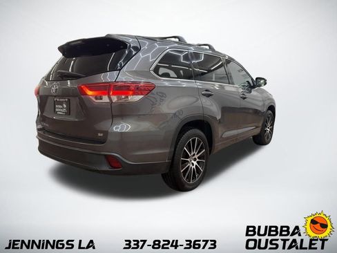 Used 2017 Toyota Highlander SE image 5