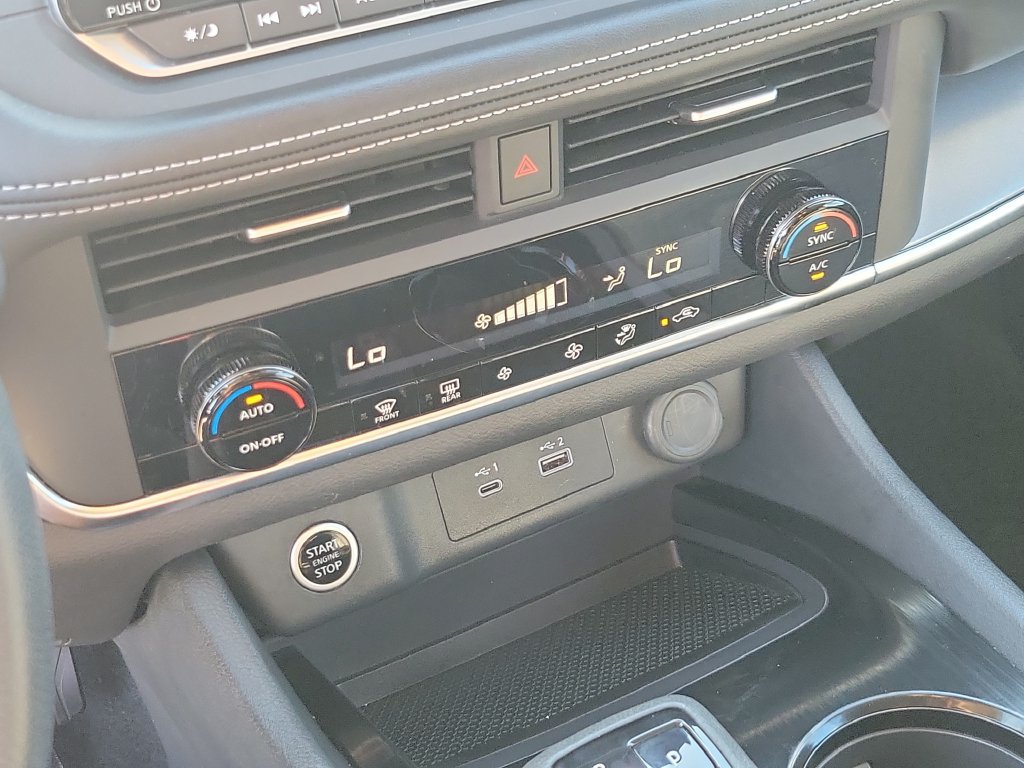 Certified 2023 Nissan Rogue SV FWD image 27