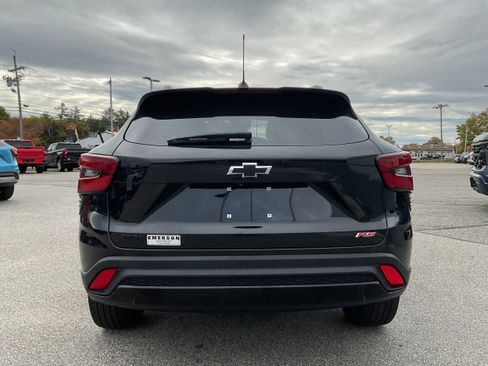 Certified 2024 Chevrolet Trax RS w/ Driver Confidence Package image 2