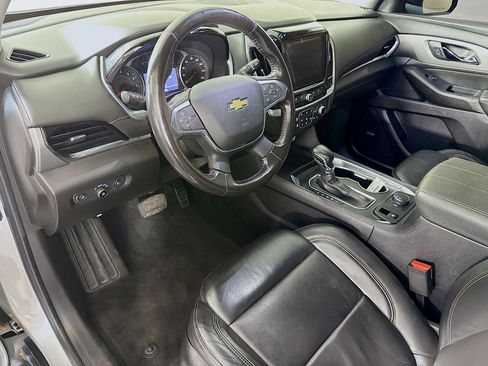 Used 2021 Chevrolet Traverse LT w/ LT Premium Package image 23