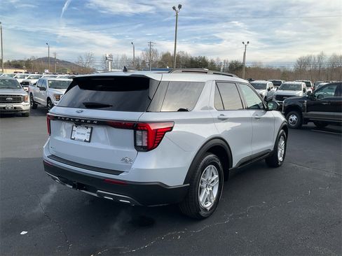 New 2026 Ford Explorer Active w/ Active Comfort Package image 5