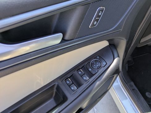 Used 2024 Ford Edge SE AWD/4WD image 11