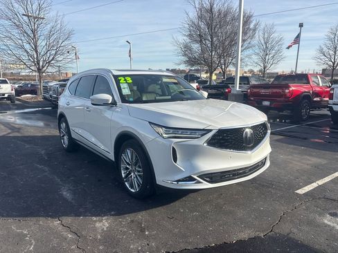 Used 2023 Acura MDX SH-AWD w/ Advance Package image 3