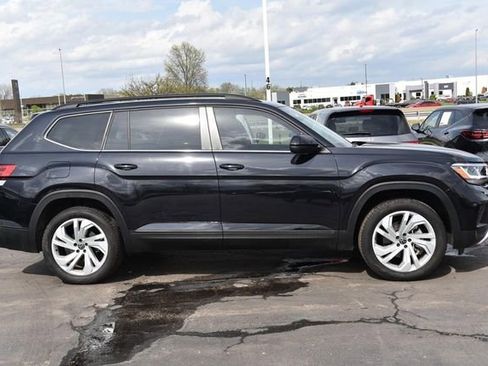 Used 2023 Volkswagen Atlas SE w/ Panoramic Sunroof Package image 5