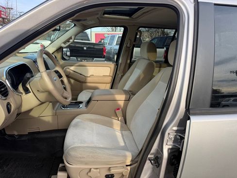 Used 2008 Ford Explorer Sport Trac XLT image 9