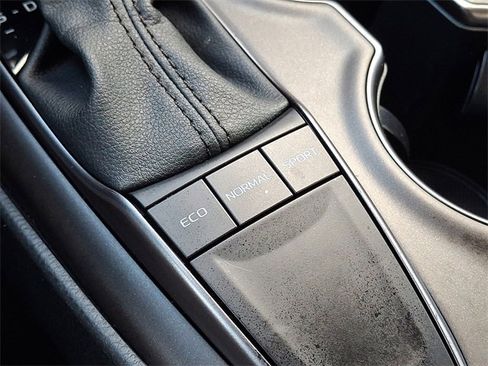 Used 2023 Toyota Camry SE image 15