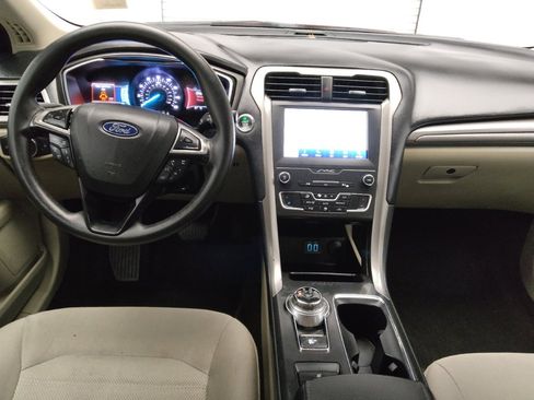 Used 2020 Ford Fusion SE image 22