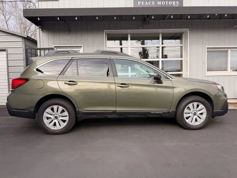 Used 2019 Subaru Outback 2.5i Premium image 9