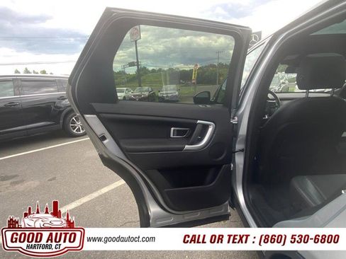 Used 2019 Land Rover Discovery Sport HSE AWD/4WD image 11