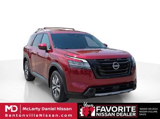 Used 2024 Nissan Pathfinder SL video 1