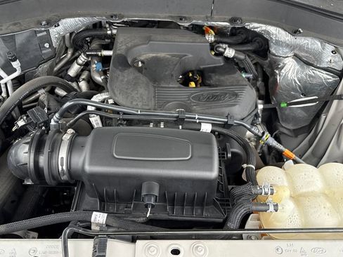 Used 2020 Ford Explorer XLT w/ Equipment Group 202A image 24