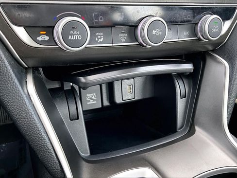 Used 2019 Honda Accord LX image 32