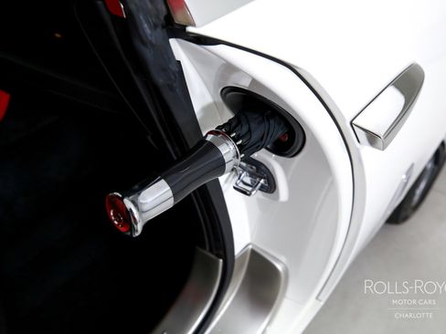 Used 2019 Rolls-Royce Wraith image 26