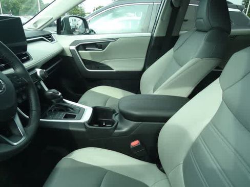Used 2023 Toyota RAV4 XLE Premium AWD/4WD image 7
