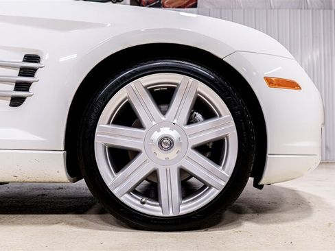 Used 2005 Chrysler Crossfire Limited RWD image 25