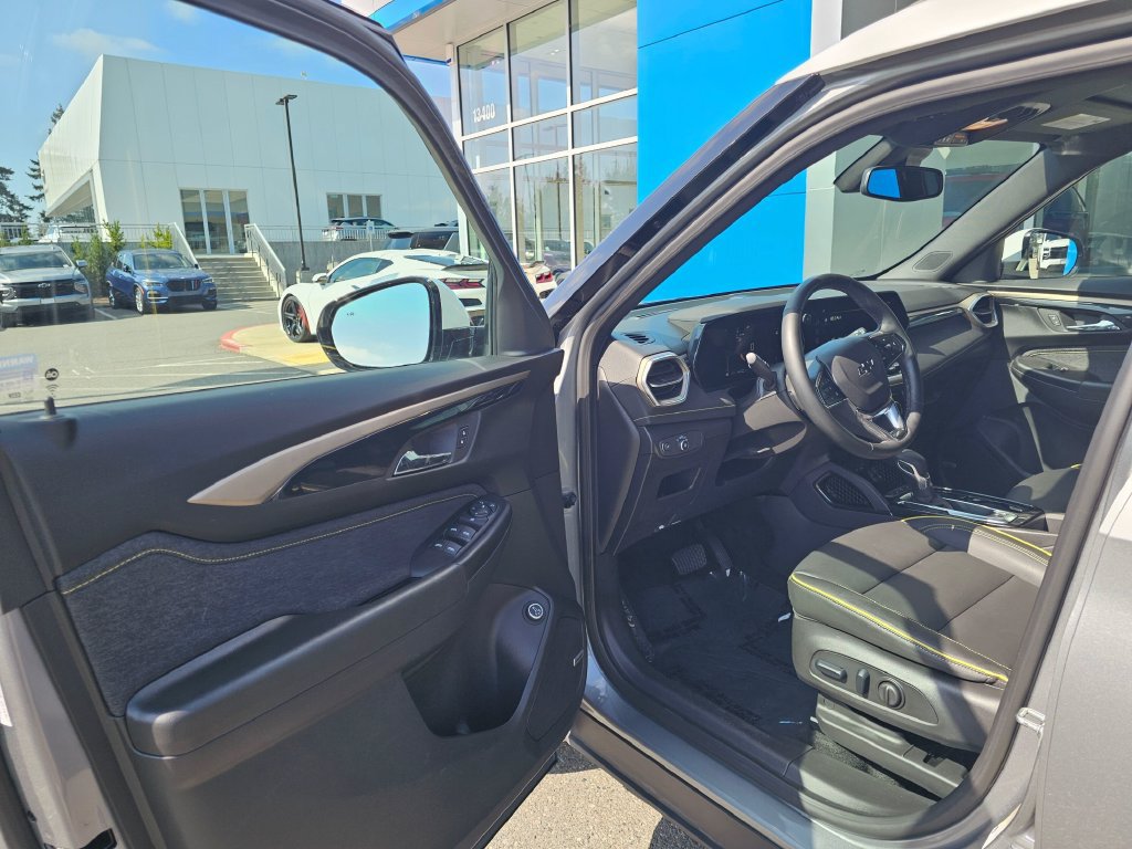Used 2024 Chevrolet TrailBlazer ACTIV w/ Convenience Package AWD/4WD image 23