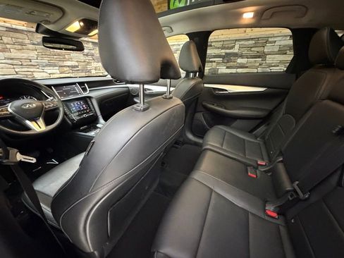 Used 2019 INFINITI QX50 Luxe w/ Navigation Package AWD/4WD image 30