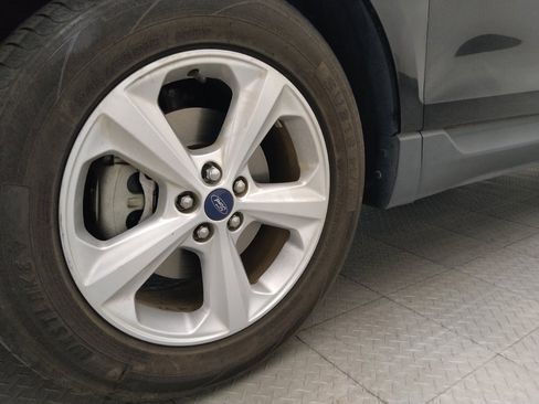 Used 2018 Ford Edge SE FWD image 31