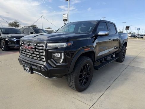 Used 2025 GMC Canyon Denali w/ LPO, Denali Black Edition image 8