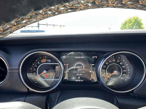 Used 2023 Jeep Wrangler Unlimited Sahara AWD/4WD image 16