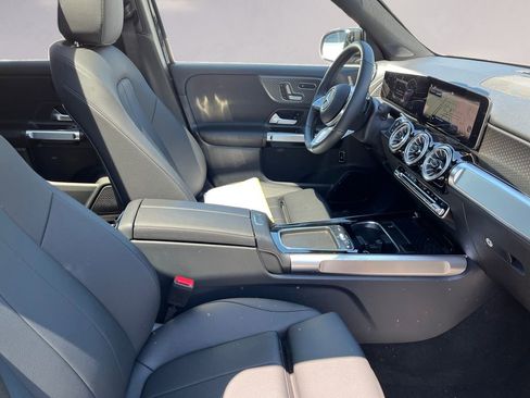 Certified 2025 Mercedes-Benz GLB 250 4MATIC image 12