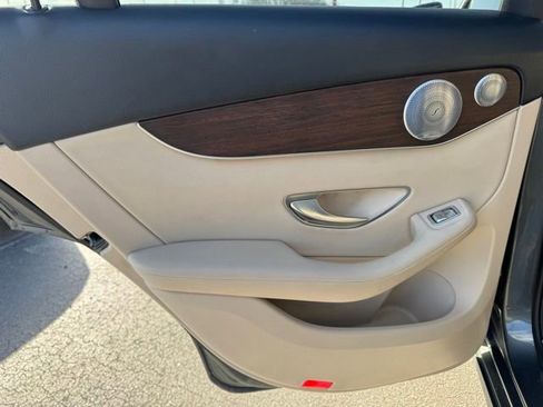 Used 2020 Mercedes-Benz GLC 300 GLC 300 image 12