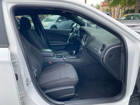 Used 2020 Dodge Charger SXT RWD image 37