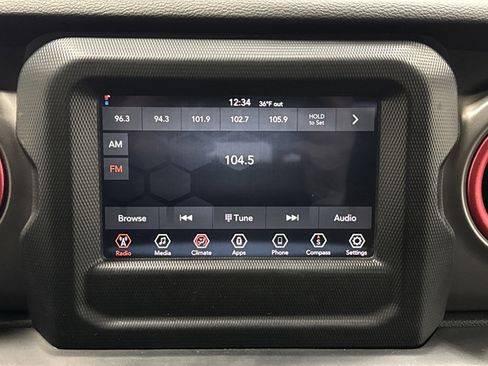 Used 2022 Jeep Gladiator Sport AWD/4WD image 16