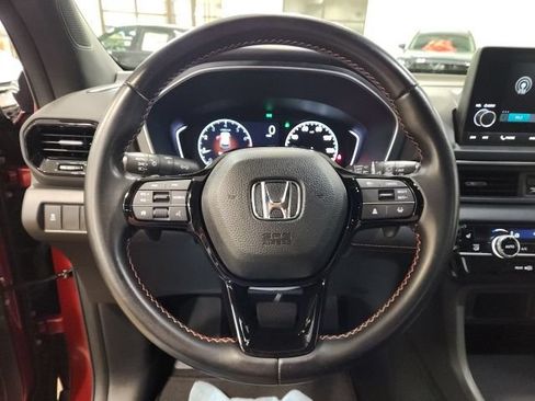 Used 2023 Honda Pilot Sport image 18