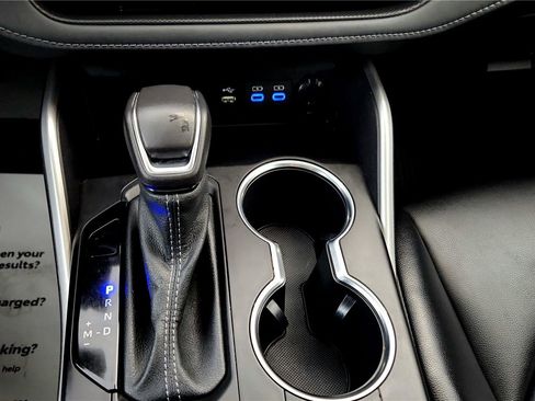 Used 2022 Toyota Highlander XLE image 27