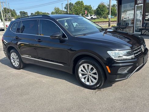Used 2018 Volkswagen Tiguan SE w/ Panoramic Sunroof Package AWD/4WD image 20