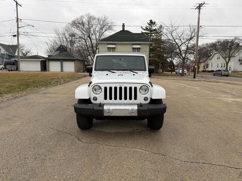 Used 2014 Jeep Wrangler Unlimited Sahara w/ Connectivity Group image 2