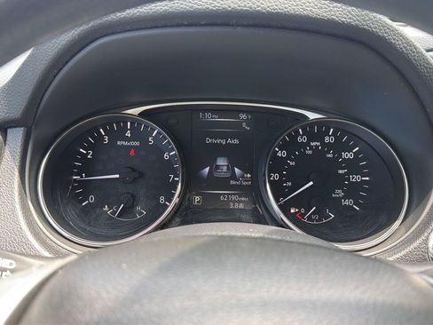 Used 2016 Nissan Rogue SV w/ SV Premium Package AWD/4WD image 13