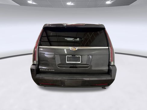 Used 2018 Cadillac Escalade ESV Premium Luxury AWD/4WD image 8