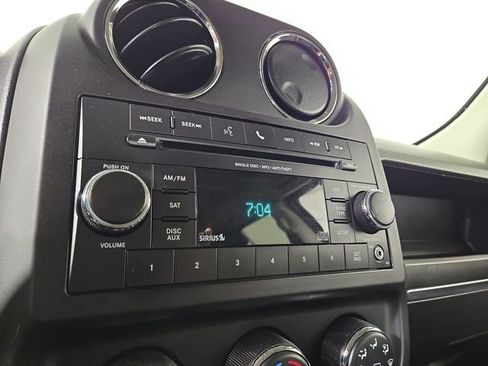 Used 2015 Jeep Patriot Latitude image 18