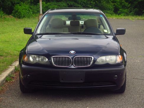 Used 2005 BMW 325i Sedan RWD image 17