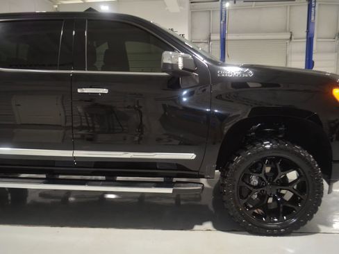 Used 2024 Chevrolet Silverado 1500 High Country image 7