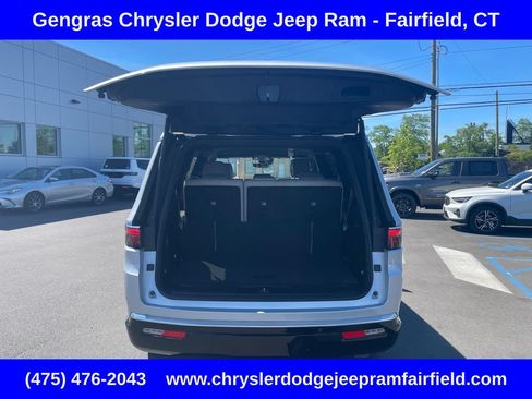 Certified 2025 Jeep Wagoneer 4WD w/ HD Trailer Tow Package image 28