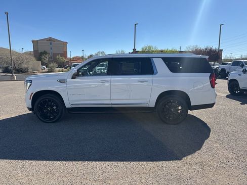 New 2026 GMC Yukon XL Elevation image 8